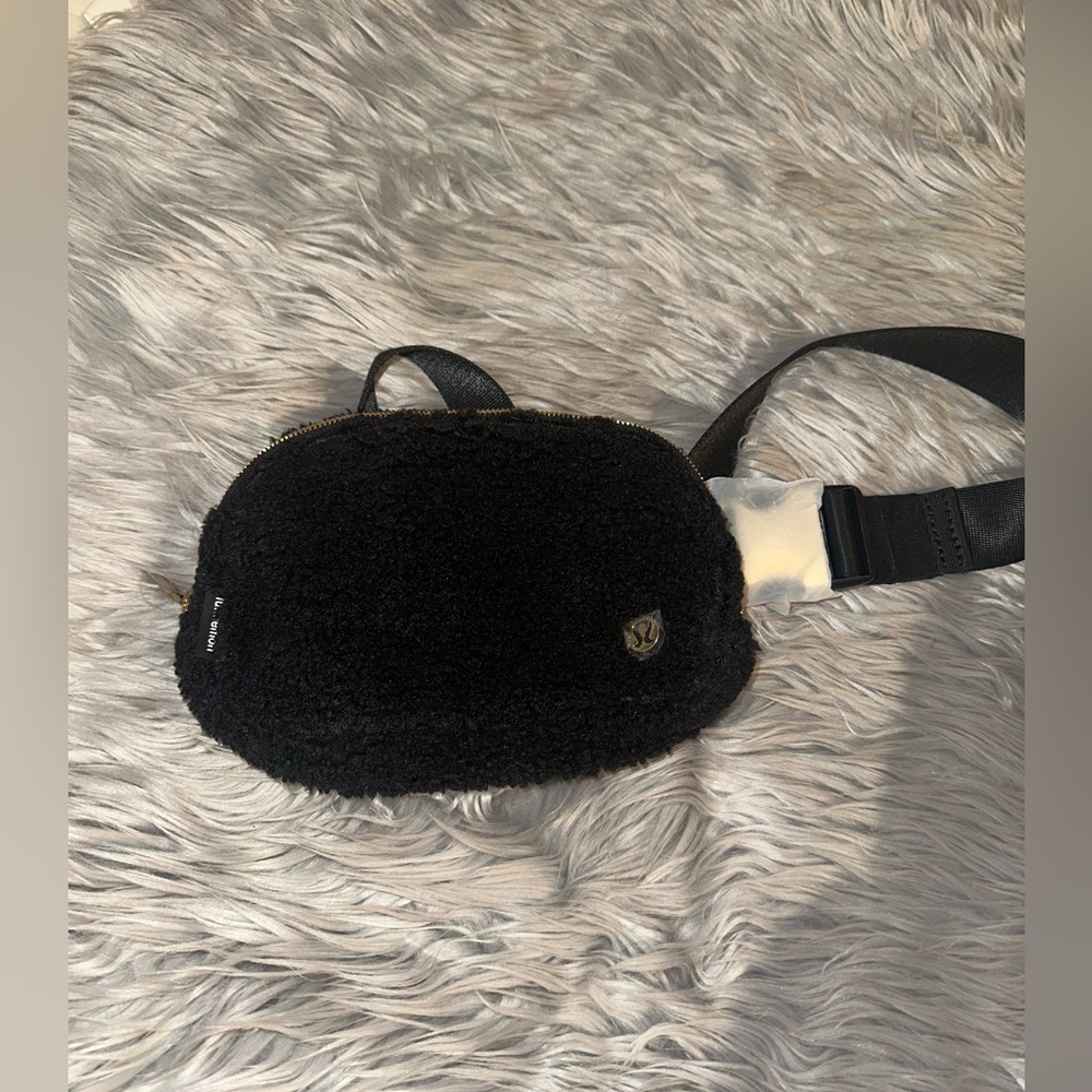Lululemon fleece belt bag